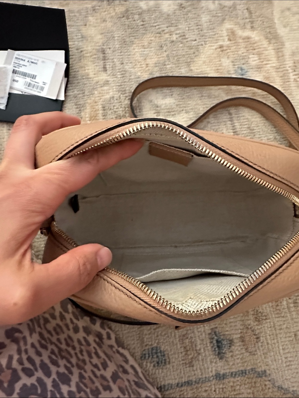 GUCCI
Pebbled Calfskin Small Soho Disco Bag. Rose Beige - Picture 11 of 13